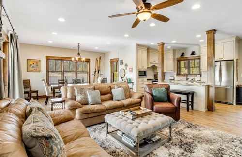 McCall Casa | Gorgeous mountain home with waterview, fireplace, washer/dryer, WiFi, & Netflix