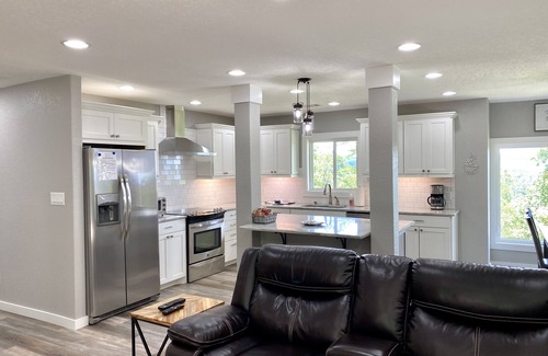 Hot Springs Casa | Gorgeous Mountain View, 6 Private acres, Close to Downtown!