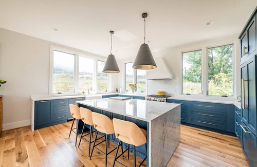 Peaks Otro | Gorgeous Mountain Views, Rooftop Deck, Chef's Kitchen