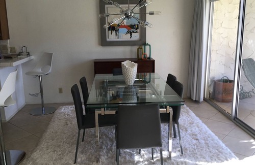 Araby Commons Condominio | Gorgeous Mountain Views from this MidCentury Modern Condo!