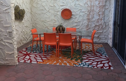 Araby Commons Condominio | Gorgeous Mountain Views from this MidCentury Modern Condo!