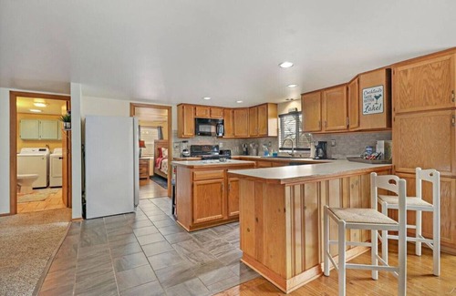 Ingleside Casa | Gorgeous Nautical 2/2 Lake House Chain O' Lakes with Hot Tub