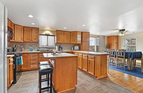 Ingleside Casa | Gorgeous Nautical 2/2 Lake House Chain O' Lakes with Hot Tub