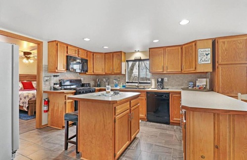 Ingleside Casa | Gorgeous Nautical 2/2 Lake House Chain O' Lakes with Hot Tub