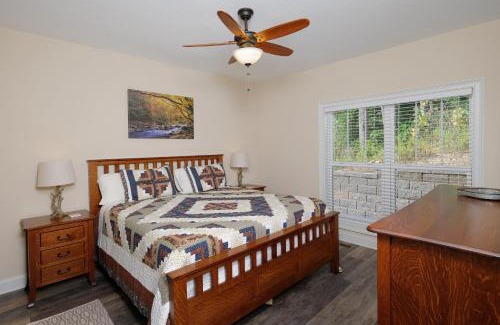 Chalet Village North Casa | Gorgeous new 2 bedroom chalet with hot tub and pool table in Gatlinburg!