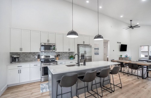 Beachwood-Bluffton Casa | Gorgeous New Home, Sleeps 10, Steps Away from Lake Michigan Beaches