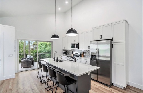 Beachwood-Bluffton Casa | Gorgeous New Home, Sleeps 10, Steps Away from Lake Michigan Beaches