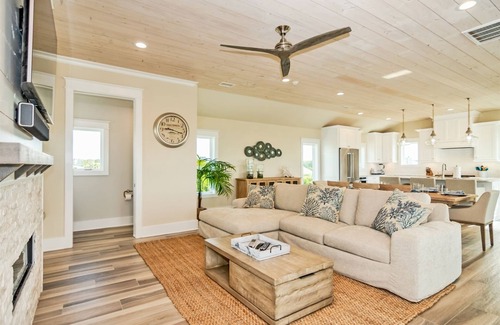 Bald Head Island Casa | Gorgeous ocean views - Both clubs available - 3 carts!