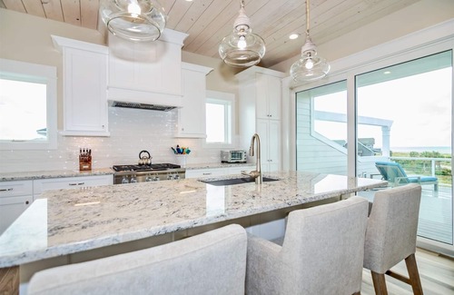 Bald Head Island Casa | Gorgeous ocean views - Both clubs available - 3 carts!