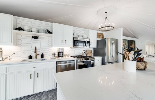 Oceanside Casa | Gorgeous Ocean View Home with High-Speed WiFi, Gas Fireplace, and Private W/D