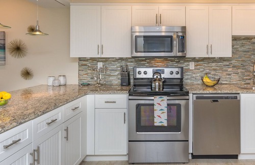 New Smyrna Beach Condominio | Precioso, recientemente renovado condominio frente al mar ~ Camina hasta Flagler Ave!