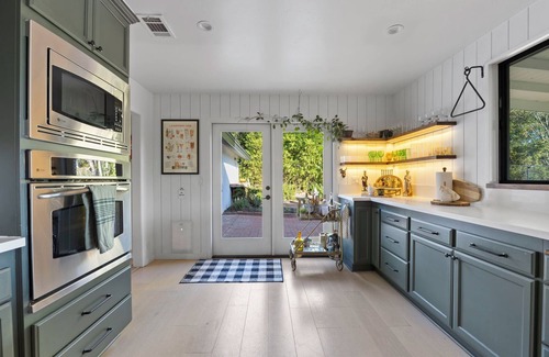 Meiners Oaks Casa | Gorgeous Ojai ranchette- tennis court, pool/jacuzzi and guesthouse