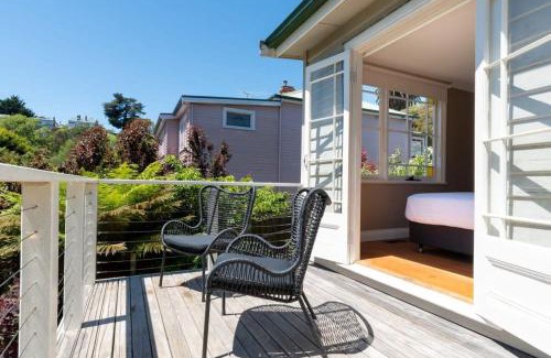 South Launceston Casa | Gorgeous on Galvin: Close to Town Yet A Mile Away