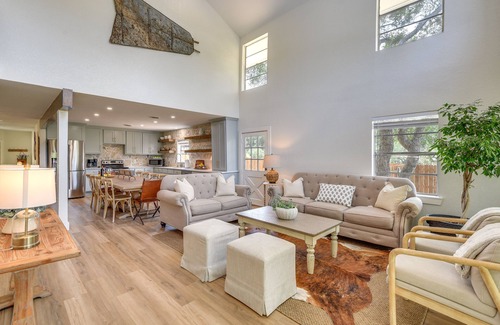 Palo Pinto Casa | Gorgeous Palo Pinto Home w/ Private Hot Tub!