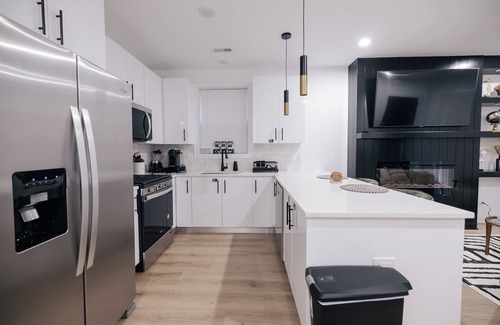 Woodlawn Condominio | Gorgeous Parisian Retreat on University of Chicago Campus