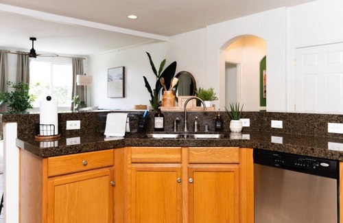 West Sacramento Casa | Gorgeous, Pet and Family friendly, Long stays