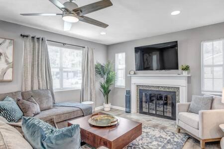 St. Nicholas Casa | Gorgeous Pool Home - 5 Min from San Marco