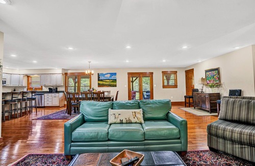 Covington Casa | Precioso retiro privado en el río Jackson