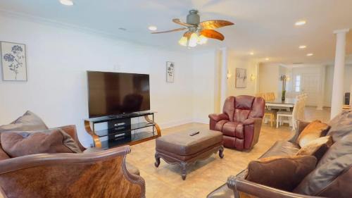 North Myrtle Beach Casa | Gorgeous Private Villa Pool Hot tub