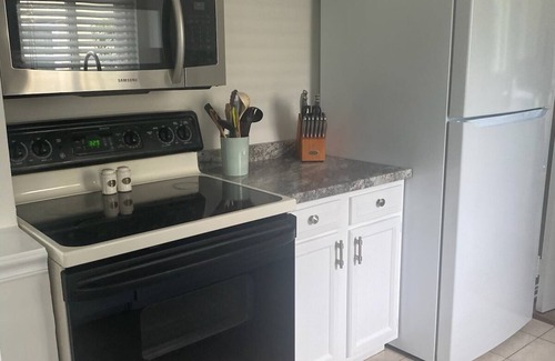 Westlake Casa | Gorgeous Ranch Home in Beautiful Westlake Ohio- No Cleaning Fee!