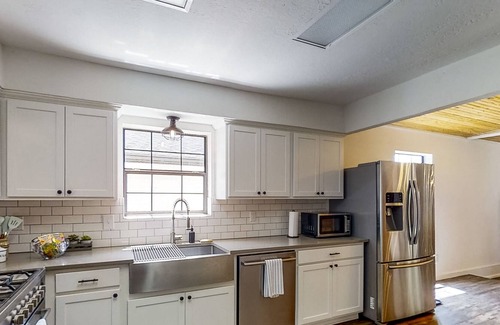 Bellville Casa | Gorgeous ranch-style home on nearly 3 peaceful acres, dog-friendly