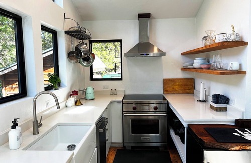 Gasquet Casa | Gorgeous rebuilt cabin on the banks of the Smith river. Hike, kayak, swim, relax