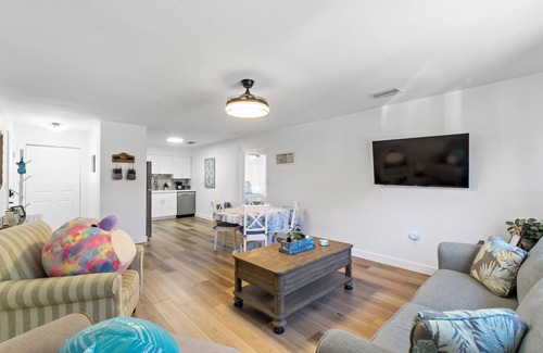 Iona Casa | Gorgeous relaxing 2BD Near Ft. Myers Beach