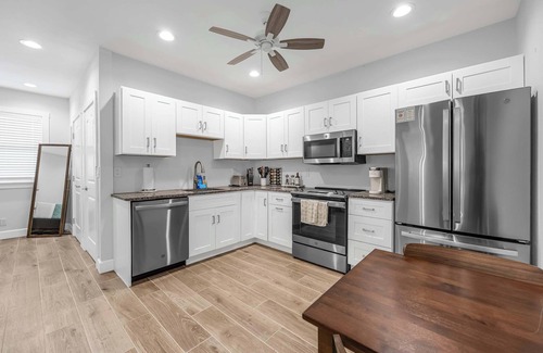 Merritt Island Casa | Gorgeous Remodeled Studio& Beautiful Outdoor Space