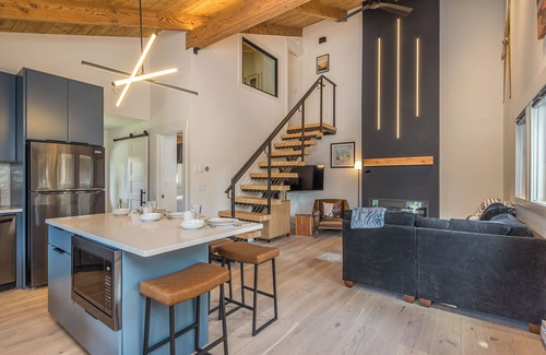 Big Sky Casa | Gorgeous remodeled, cozy condo with fireplace and community hot tub and sauna