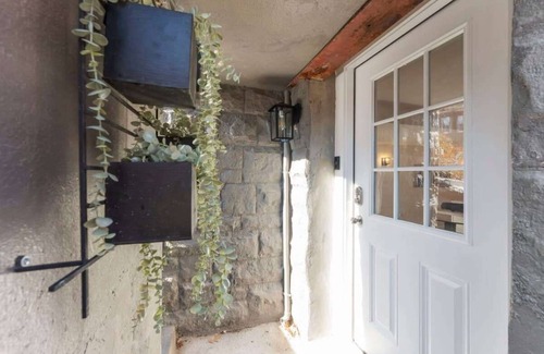 Bloomingdale Apartamento | Gorgeous renovation 2BR/2BA with AC/TV/Internet