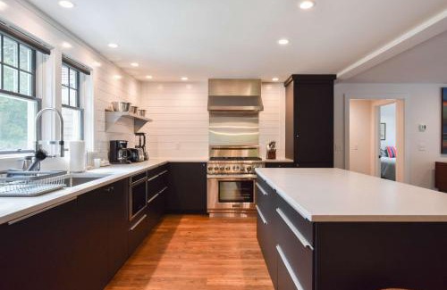 South Orleans Casa | Gorgeous Renovation Walk to Water
