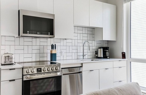Revere Apartamento | Gorgeous Revere Studio w/ Firepit, Spa, W/D, A/C & Gym, by Blueground