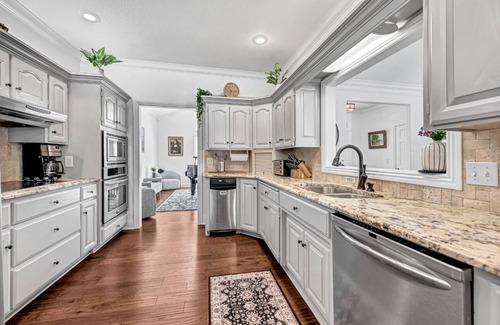 Rogers Casa | Gorgeous Rogers, Bentonville Home with Pool HotTub& Huge Yard