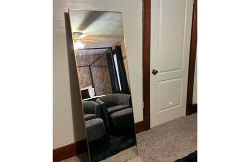 Warren Apartamento | Gorgeous room next to Trumbull!