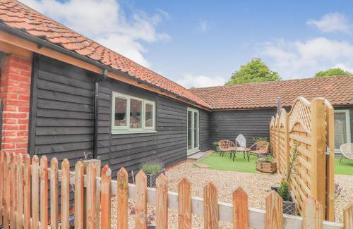 Fressingfield Casa | Gorgeous rural dog welcoming Milk Churn - Suffolk