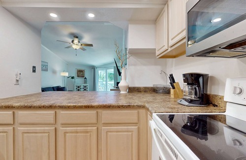 Villa Sabine Condominio | Gorgeous Soundside Home close to everything and Beach Access