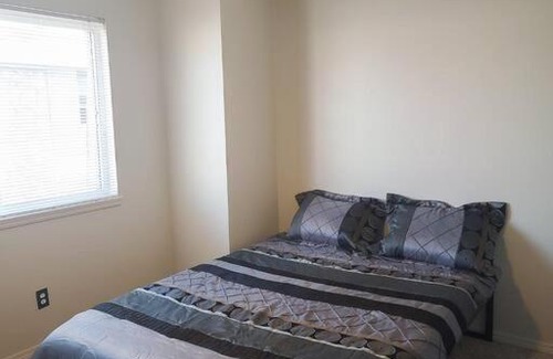 Warr Acres Apartamento | Gorgeous Spacious Condo Centrally located in OKC