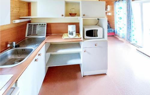 Chef-Boutonne Otro | Gorgeous Stacaravan In Chef-Boutonne
