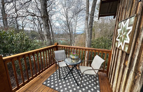 Cullowhee Apartamento | Gorgeous studio cottage less than 1/2 mile from Western Carolina University!