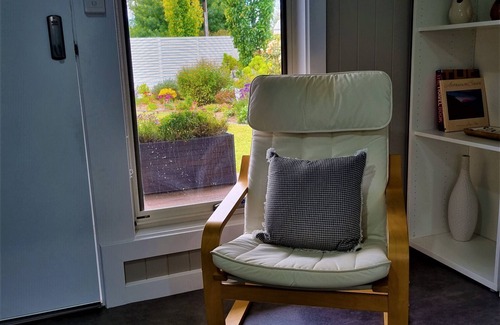 Naracoorte Apartamento | Gorgeous studio in a private garden setting, the perfect getaway!