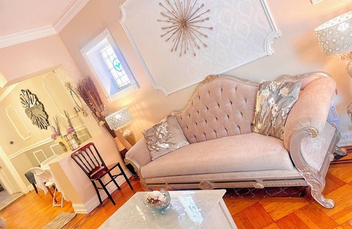 East Flatbush Casa | Gorgeous, Stylish, Spacious Duplex with Regal Vibes NO CLEANING FEE