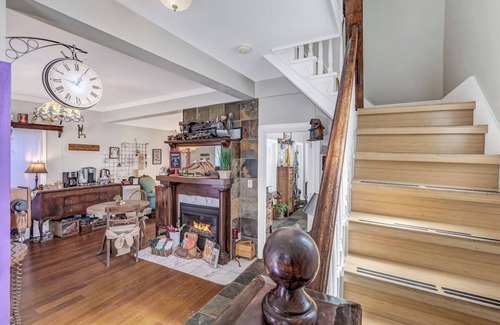 Glenwood Springs Casa | Gorgeous Suite at the Downtown Floradora House