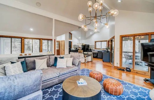Big Canoe Cabina | Gorgeous Summer Home in Big Canoe!