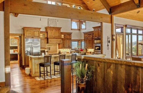 Three Peaks Casa | Stop here for a Spectacular Family Vacay, Hot tub and more!