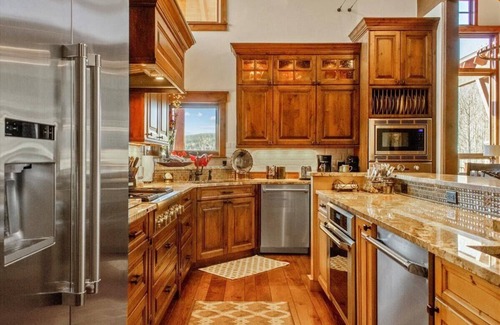 Three Peaks Casa | Stop here for a Spectacular Family Vacay, Hot tub and more!