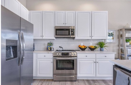 Deerwood Casa | Gorgeous Sunny Getaway Home