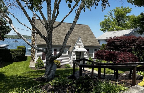 Canandaigua Cabaña | Preciosas puestas de sol! Lake Level Home en Deseable East Side