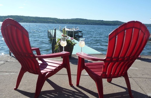 Canandaigua Cabaña | Preciosas puestas de sol! Lake Level Home en Deseable East Side