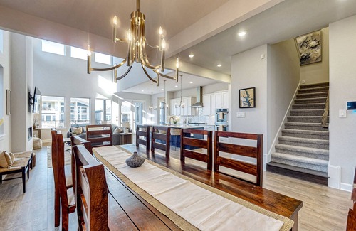 French Quarter Casa | Gorgeous Texas home with water views, high ceilings, balcony, streaming, & AC