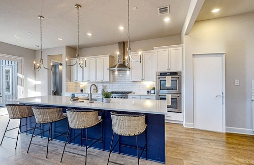French Quarter Casa | Gorgeous Texas home with water views, high ceilings, balcony, streaming, & AC